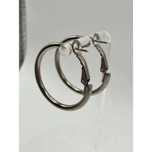 Vintage Large Silver-Tone Hoop 1 1/8 Inch Earrings! - Picture 5 of 8
